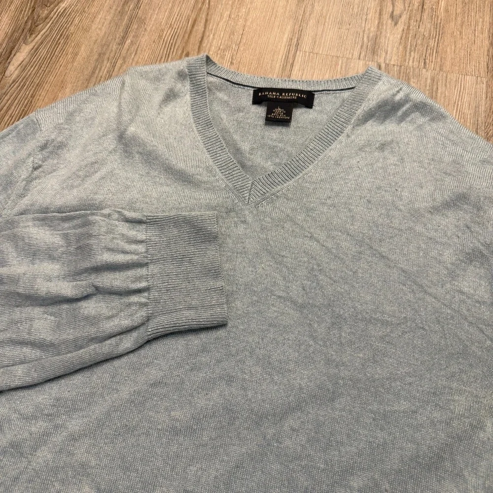 Banana Republic Mens Large Silk Cashmere V Neck Sweater Light Blue